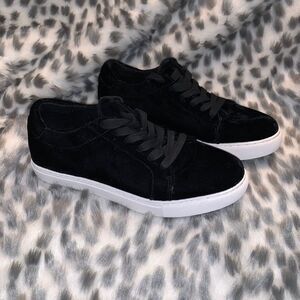Kenneth Cole Marlow Velvet sneakers Size 6